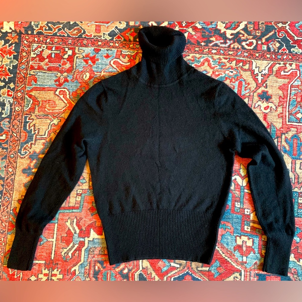 Daniel Bishop Black Cashmere Turtleneck Size Small